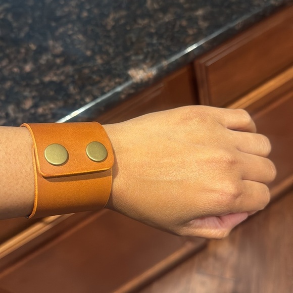 Vegan Tan Handmade Leather Bracelet with Gold Hardware - Picture 7 of 8